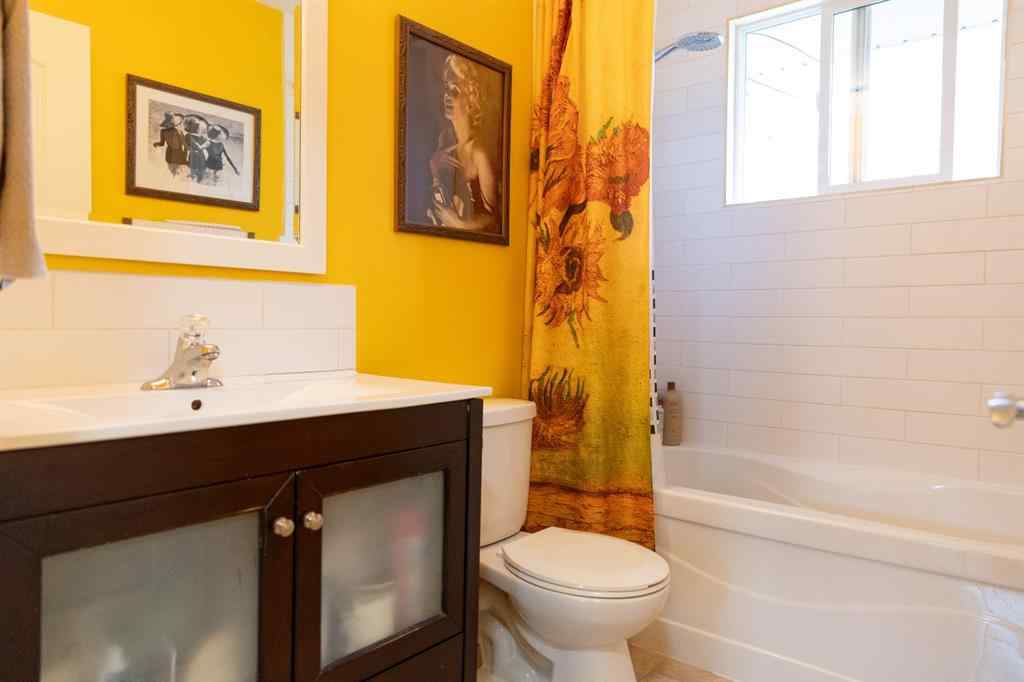 MLS® A2267055 - 40 Fern Road  in Fairview Red Deer, Residential