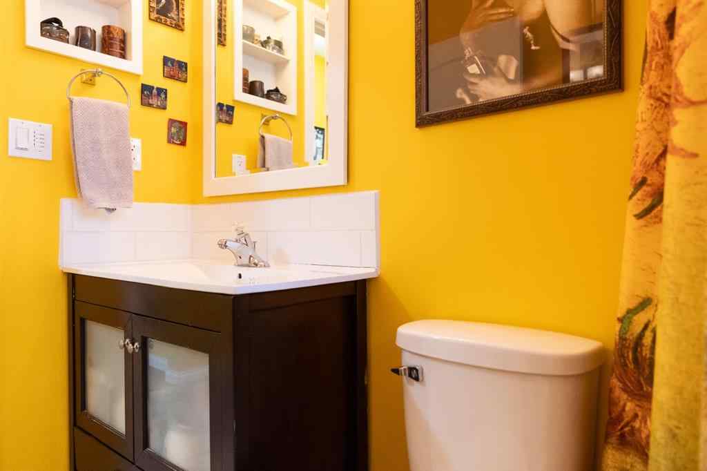 MLS® A2267055 - 40 Fern Road  in Fairview Red Deer, Residential