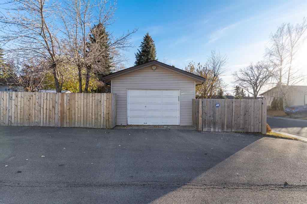MLS® A2267056 - 4620 31 Avenue NE in Rundle Calgary, Residential