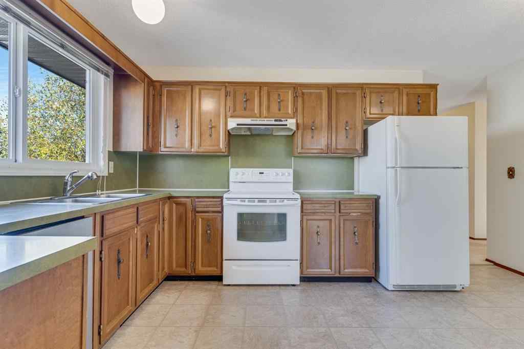 MLS® A2267056 - 4620 31 Avenue NE in Rundle Calgary, Residential