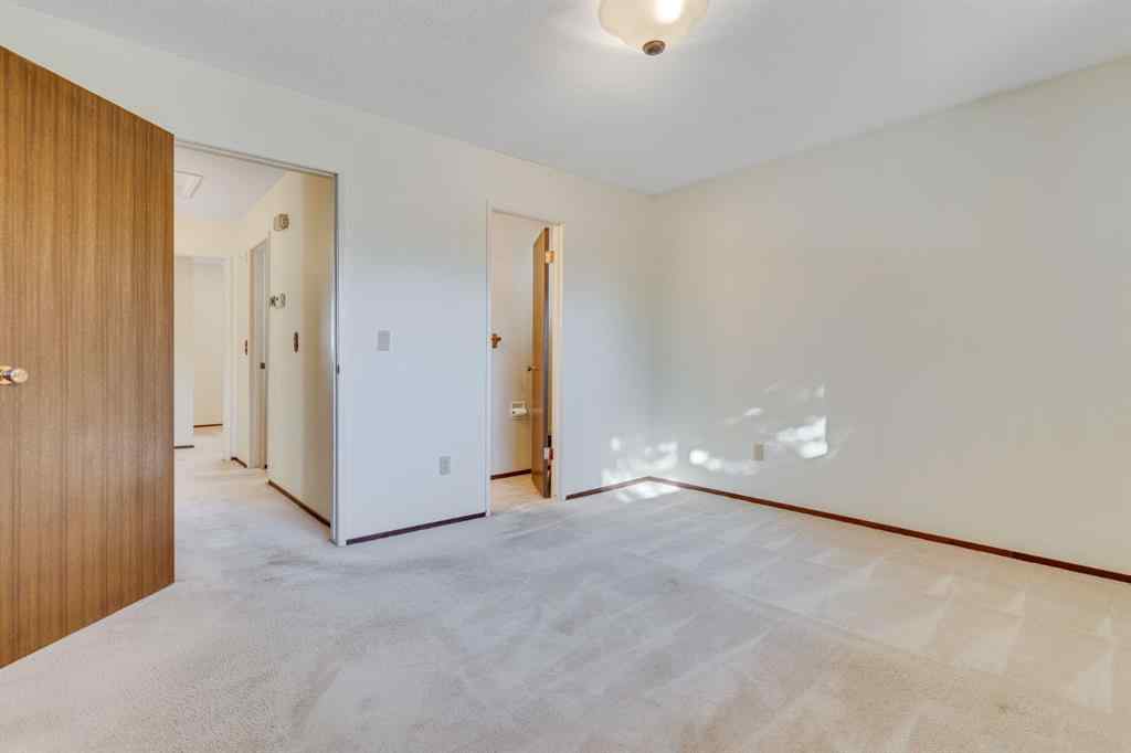 MLS® A2267056 - 4620 31 Avenue NE in Rundle Calgary, Residential