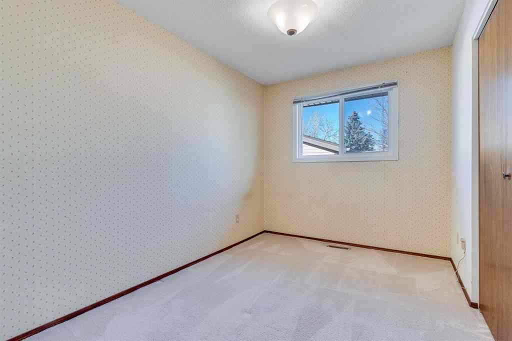 MLS® A2267056 - 4620 31 Avenue NE in Rundle Calgary, Residential