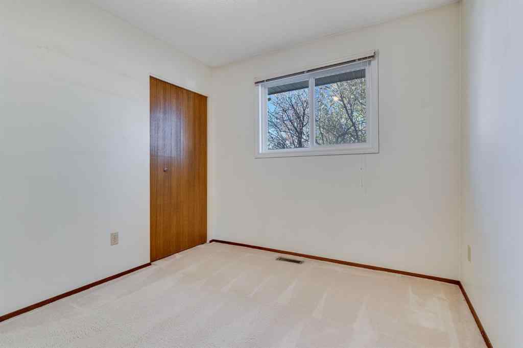 MLS® A2267056 - 4620 31 Avenue NE in Rundle Calgary, Residential