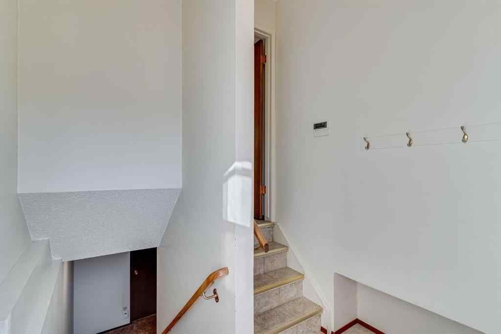 MLS® A2267056 - 4620 31 Avenue NE in Rundle Calgary, Residential