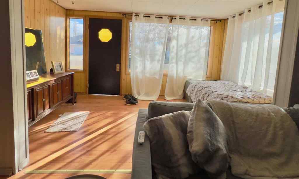 MLS® A2267058 - 318 3 Avenue W in Hanna Hanna, Residential