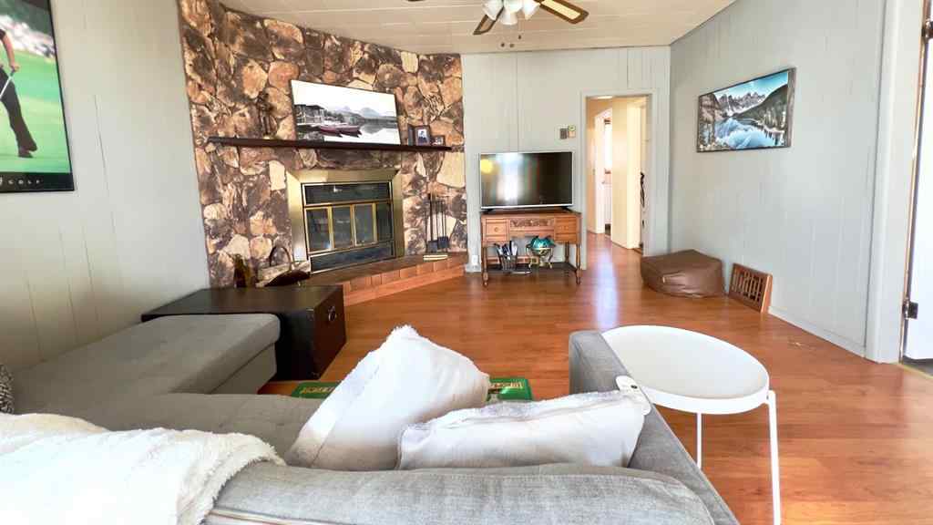 MLS® A2267058 - 318 3 Avenue W in Hanna Hanna, Residential