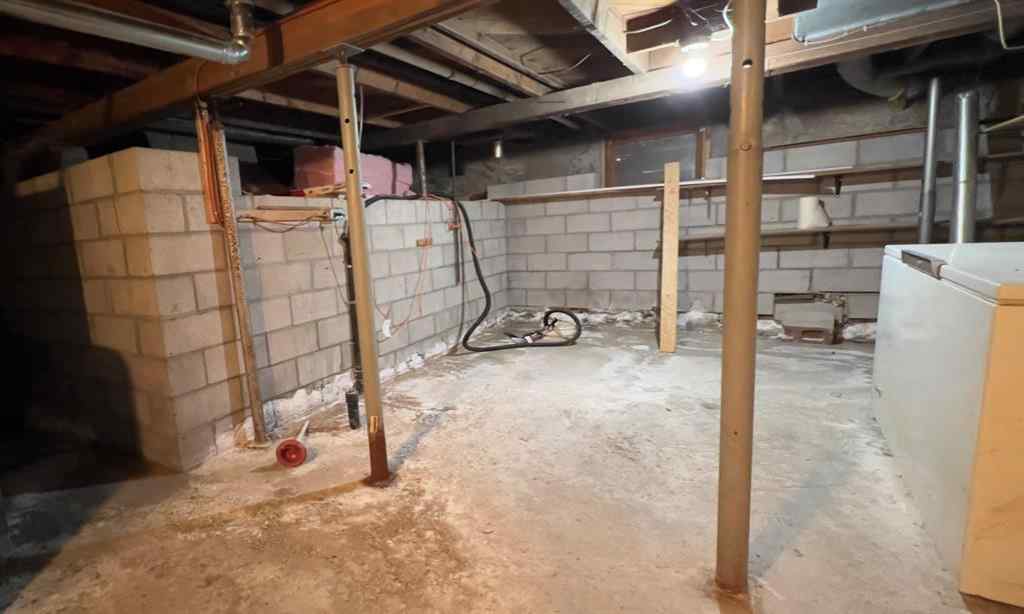 MLS® A2267058 - 318 3 Avenue W in Hanna Hanna, Residential