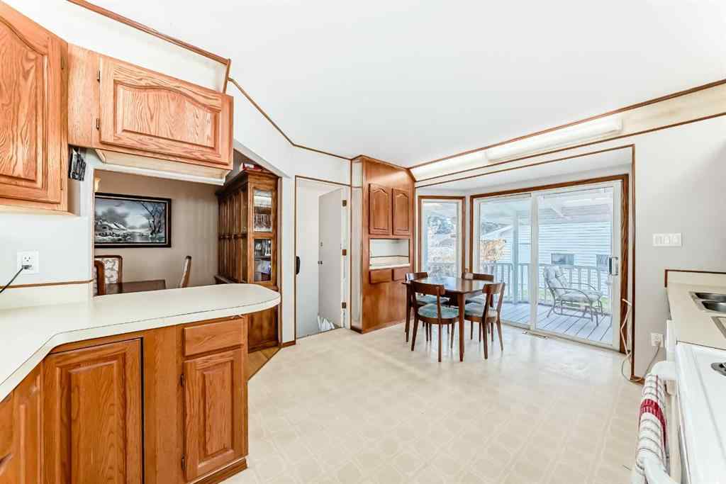 MLS® A2267059 - 627 Seymour Avenue SW in Southwood Calgary, Residential