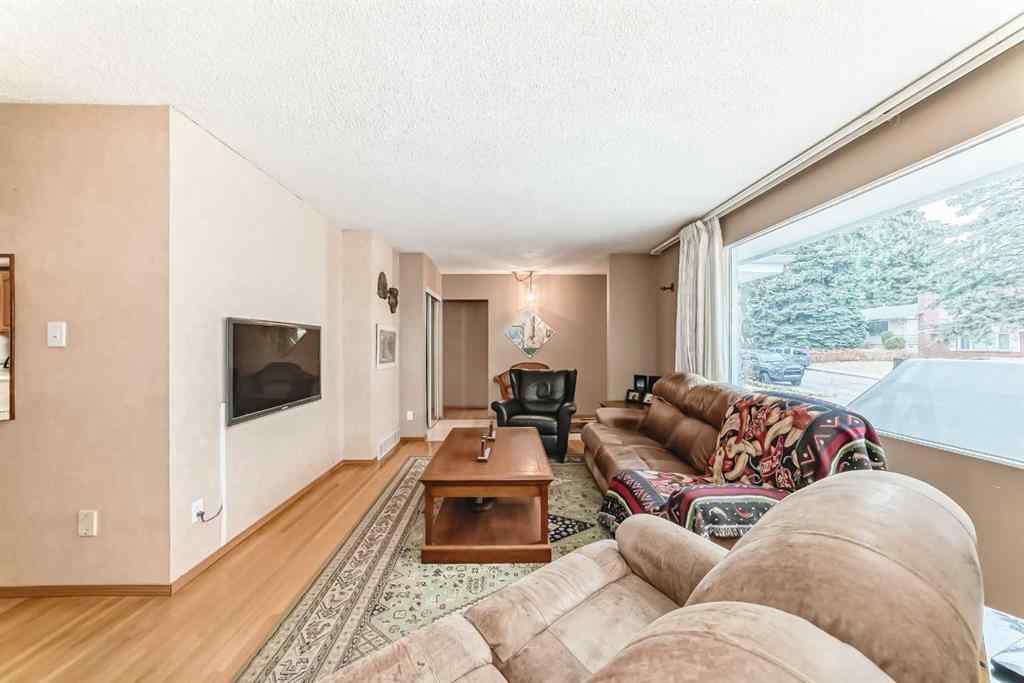 MLS® A2267059 - 627 Seymour Avenue SW in Southwood Calgary, Residential