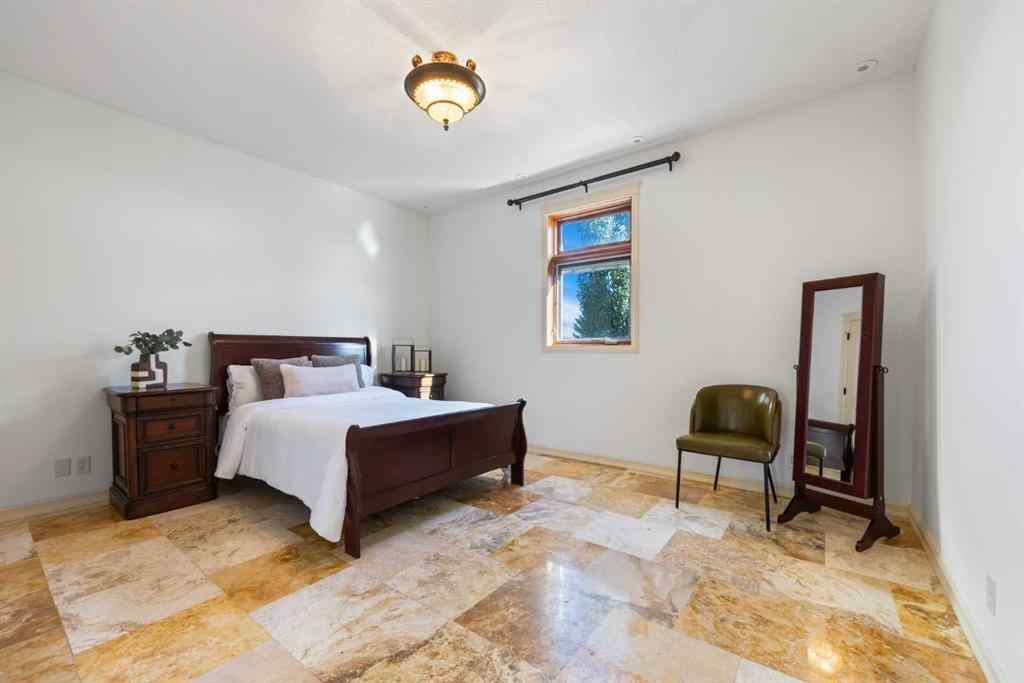 MLS® A2267071 - 804 9A Street NE in Renfrew Calgary, Residential