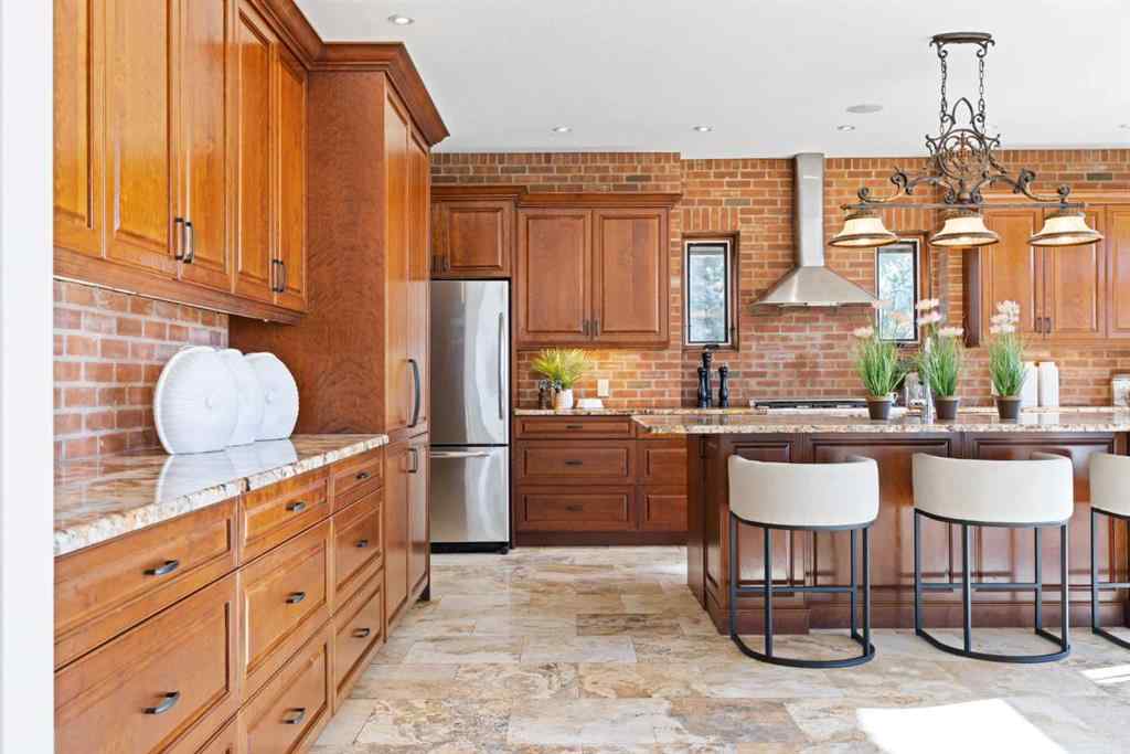 MLS® A2267071 - 804 9A Street NE in Renfrew Calgary, Residential