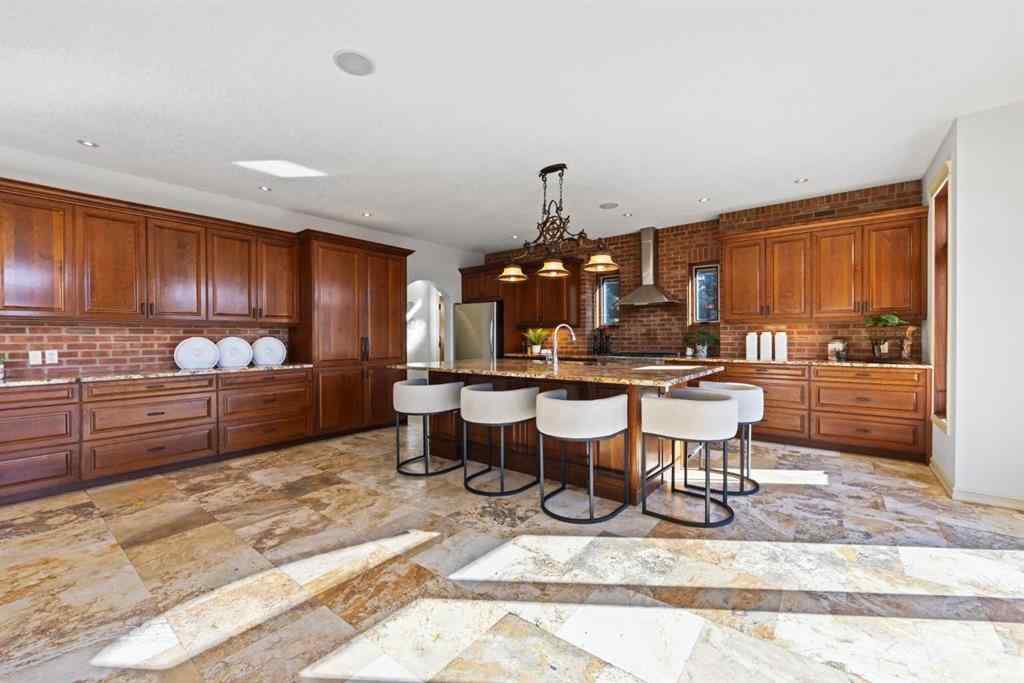 MLS® A2267071 - 804 9A Street NE in Renfrew Calgary, Residential