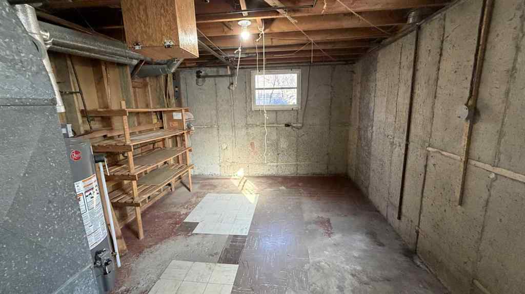 MLS® A2267074 - 8 Carnarvon Way NW in Cambrian Heights Calgary, Residential