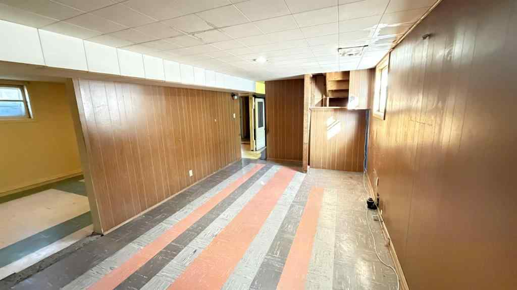 MLS® A2267074 - 8 Carnarvon Way NW in Cambrian Heights Calgary, Residential