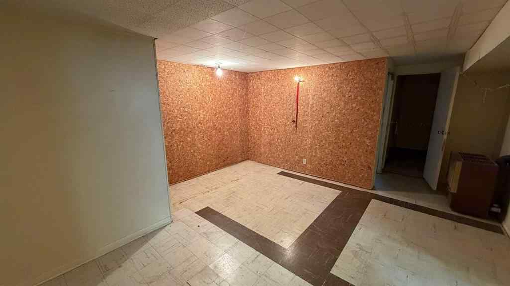 MLS® A2267074 - 8 Carnarvon Way NW in Cambrian Heights Calgary, Residential