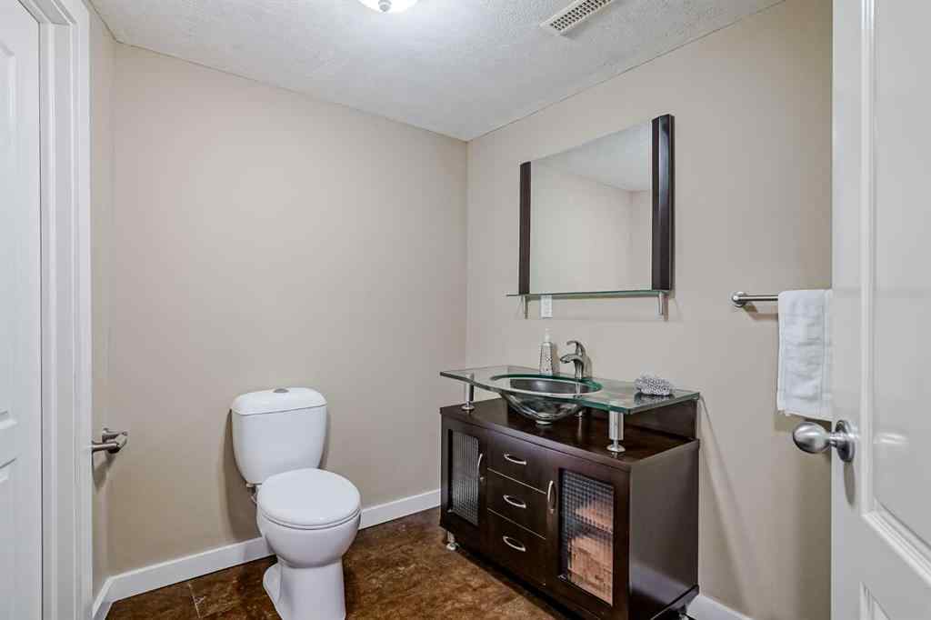 MLS® A2267076 - 48 Chapala Square SE in Chaparral Calgary, Residential