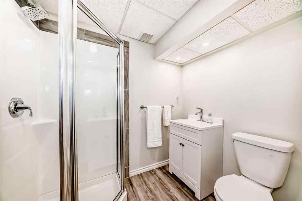 MLS® A2267077 - 7 Stage Coach Meadow  in Sharp Hill Rural Rocky View County, Residential