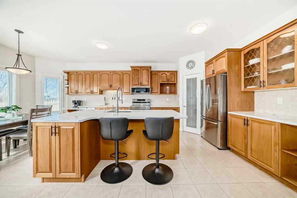 MLS® A2267077 - 7 Stage Coach Meadow  in Sharp Hill Rural Rocky View County, Residential