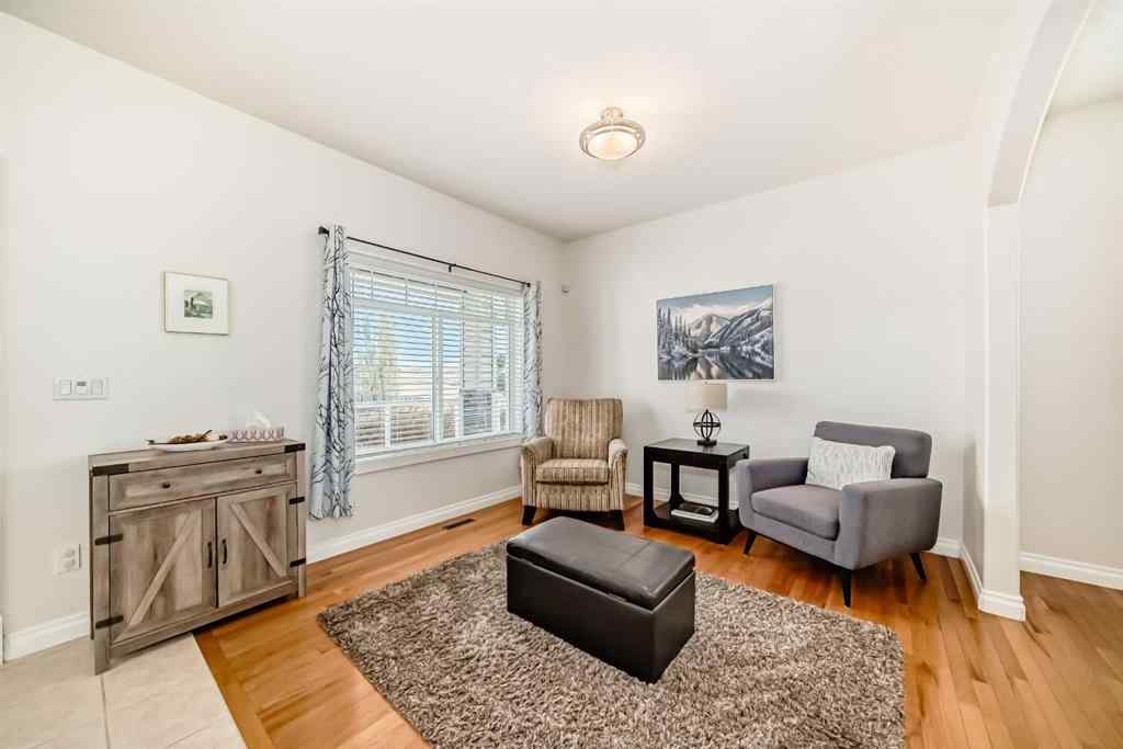 MLS® A2267077 - 7 Stage Coach Meadow  in Sharp Hill Rural Rocky View County, Residential