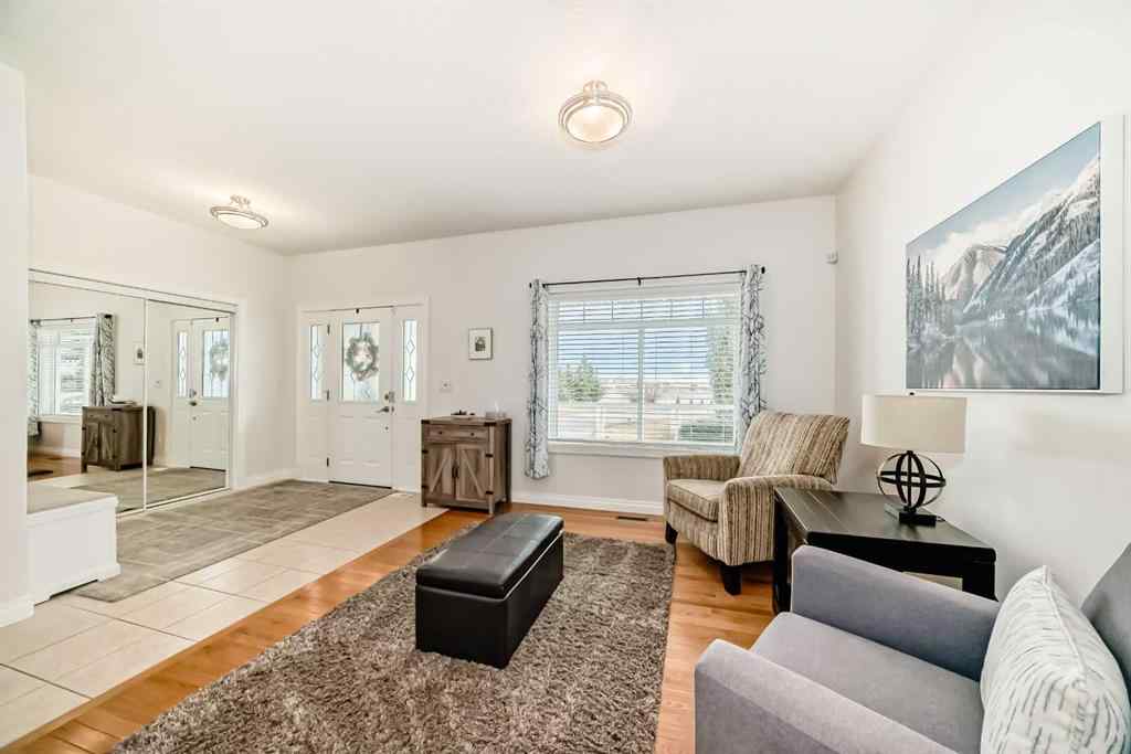 MLS® A2267077 - 7 Stage Coach Meadow  in Sharp Hill Rural Rocky View County, Residential