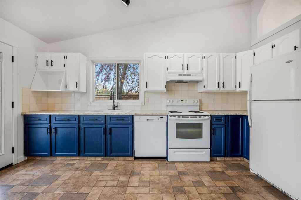 MLS® A2267079 - 62 Elsmore Place SE in Edgewater Airdrie, Residential