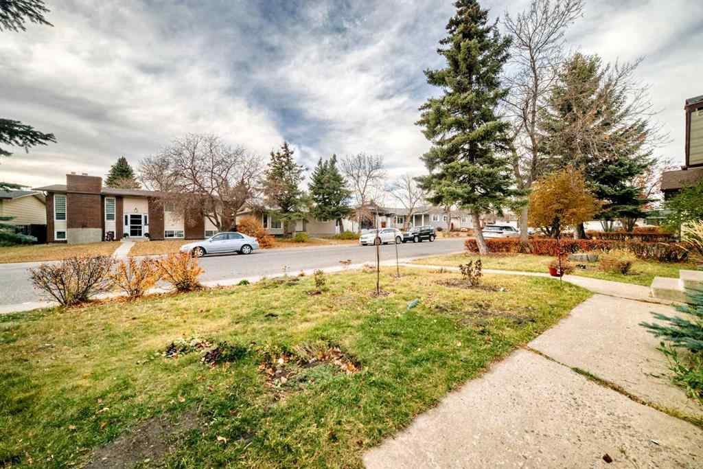 MLS® A2267080 - 363 Templeside Circle NE in Temple Calgary, Residential