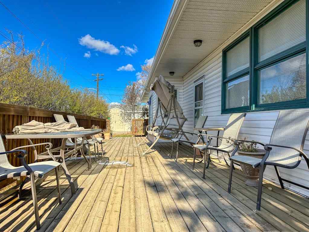 MLS® A2267081 - 302 St Anne's Avenue  in NONE Trochu, Residential