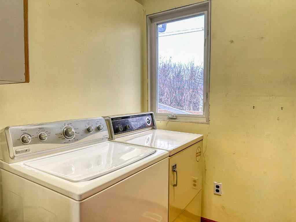 MLS® A2267081 - 302 St Anne's Avenue  in NONE Trochu, Residential