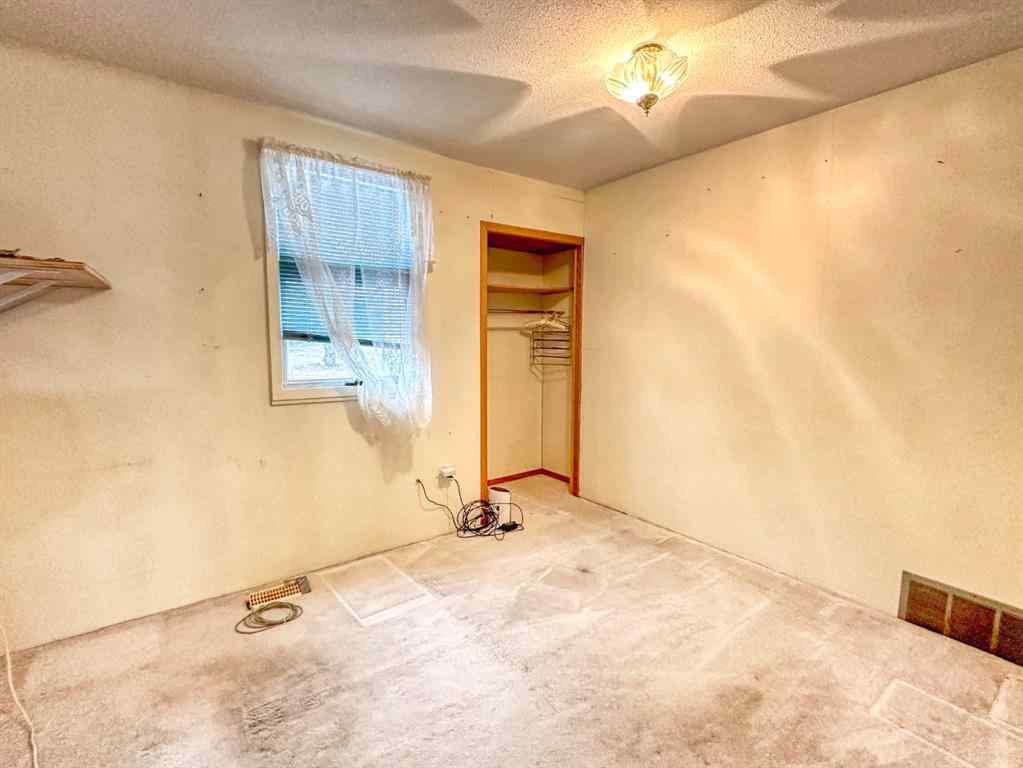 MLS® A2267081 - 302 St Anne's Avenue  in NONE Trochu, Residential