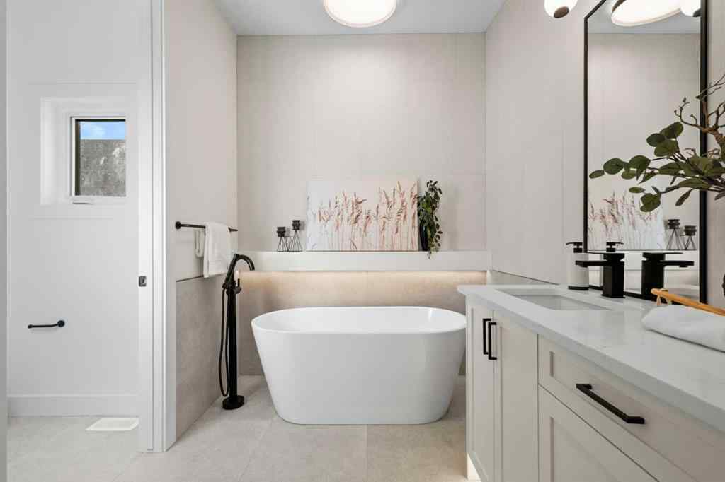 MLS® A2267084 - 2518 16B Street SW in Bankview Calgary, Residential