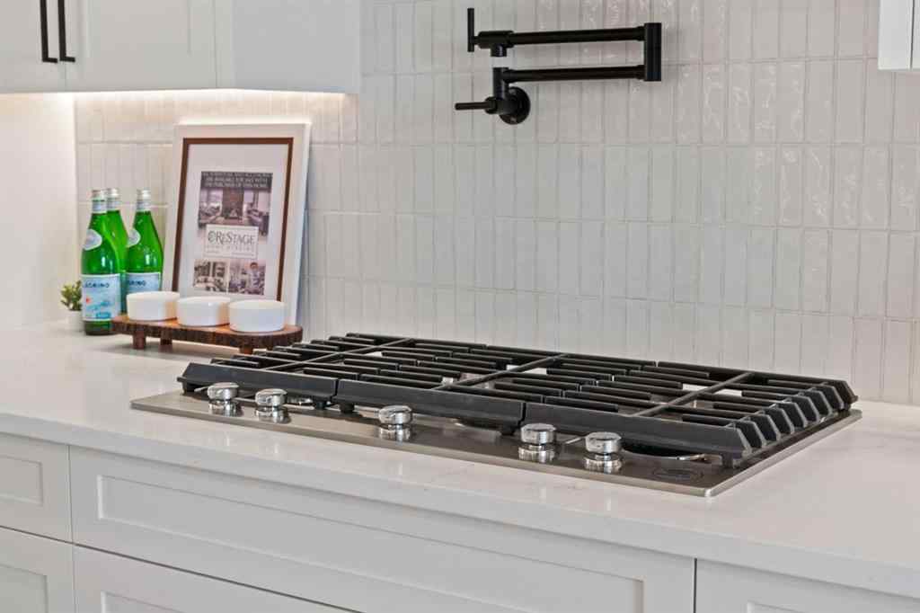 MLS® A2267084 - 2518 16B Street SW in Bankview Calgary, Residential