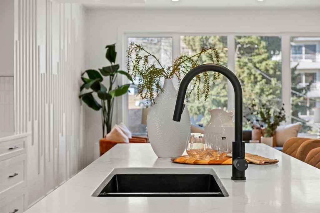 MLS® A2267084 - 2518 16B Street SW in Bankview Calgary, Residential