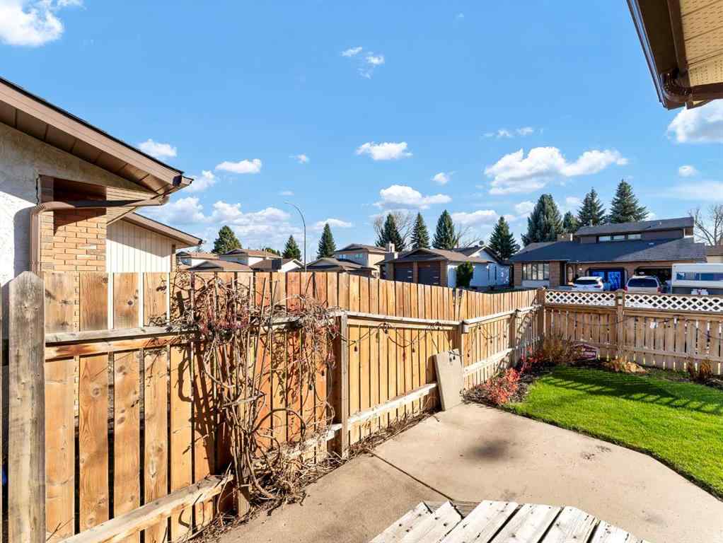 MLS® A2267095 - 35 Rideau Crescent SE in Ross Glen Medicine Hat, Residential