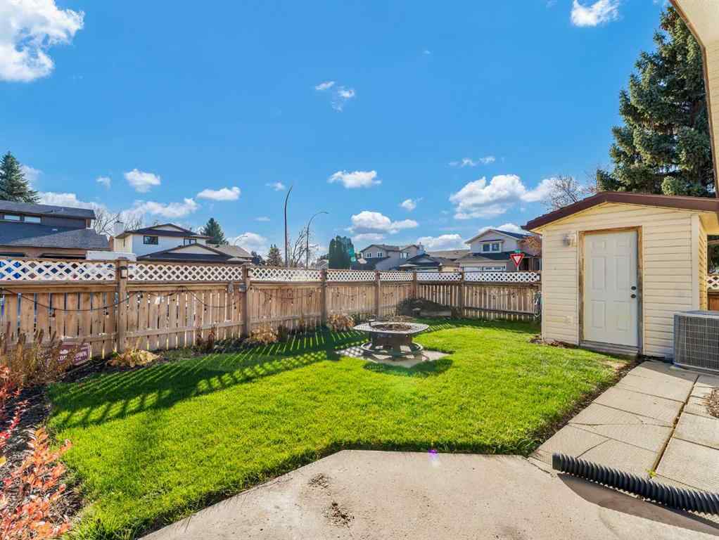 MLS® A2267095 - 35 Rideau Crescent SE in Ross Glen Medicine Hat, Residential