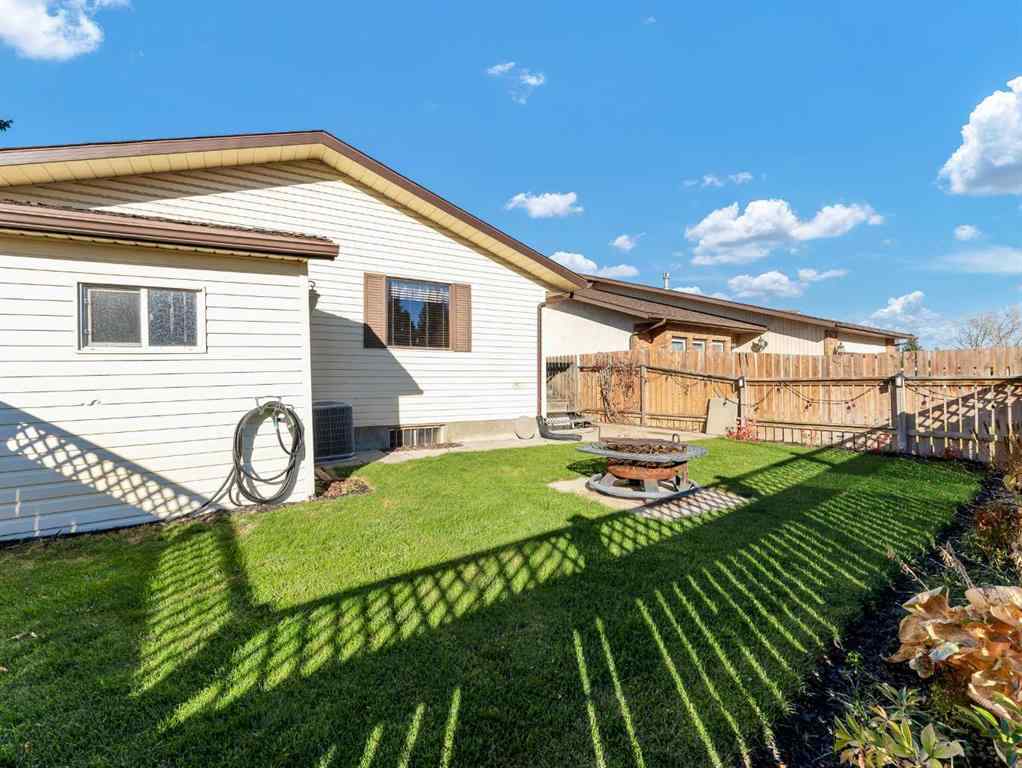 MLS® A2267095 - 35 Rideau Crescent SE in Ross Glen Medicine Hat, Residential