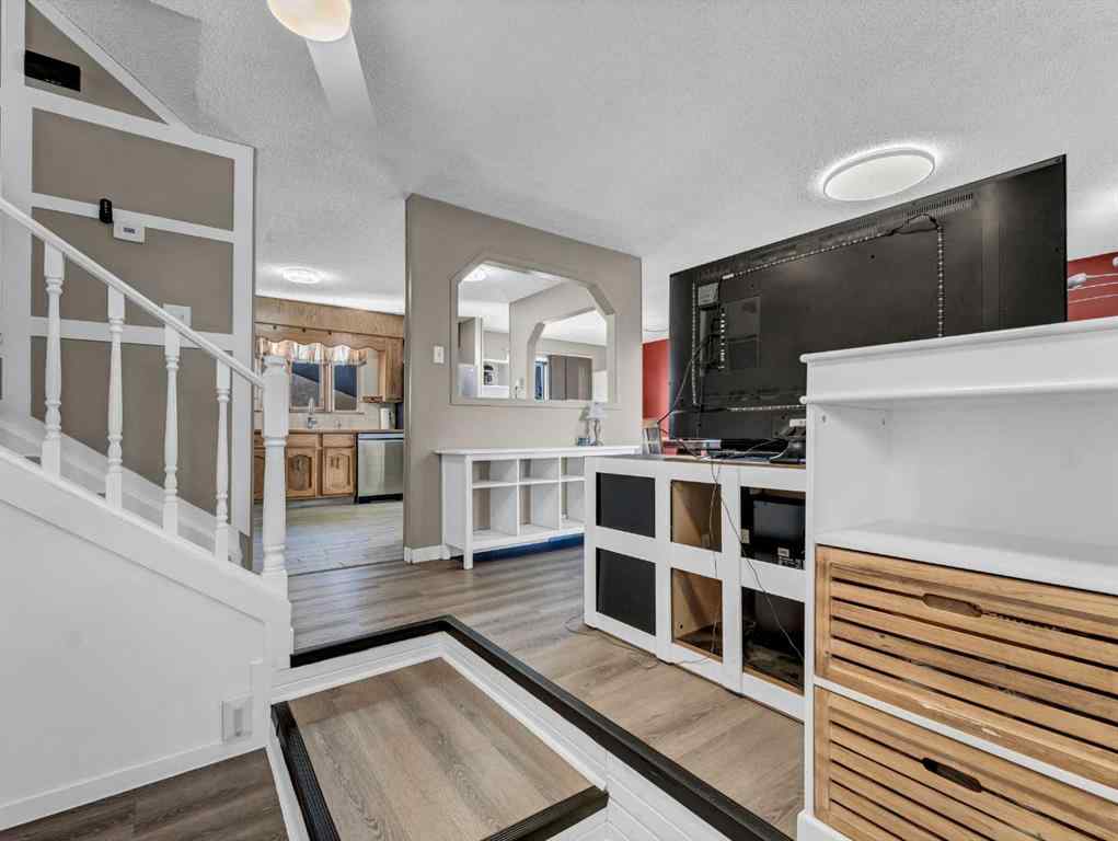 MLS® A2267095 - 35 Rideau Crescent SE in Ross Glen Medicine Hat, Residential