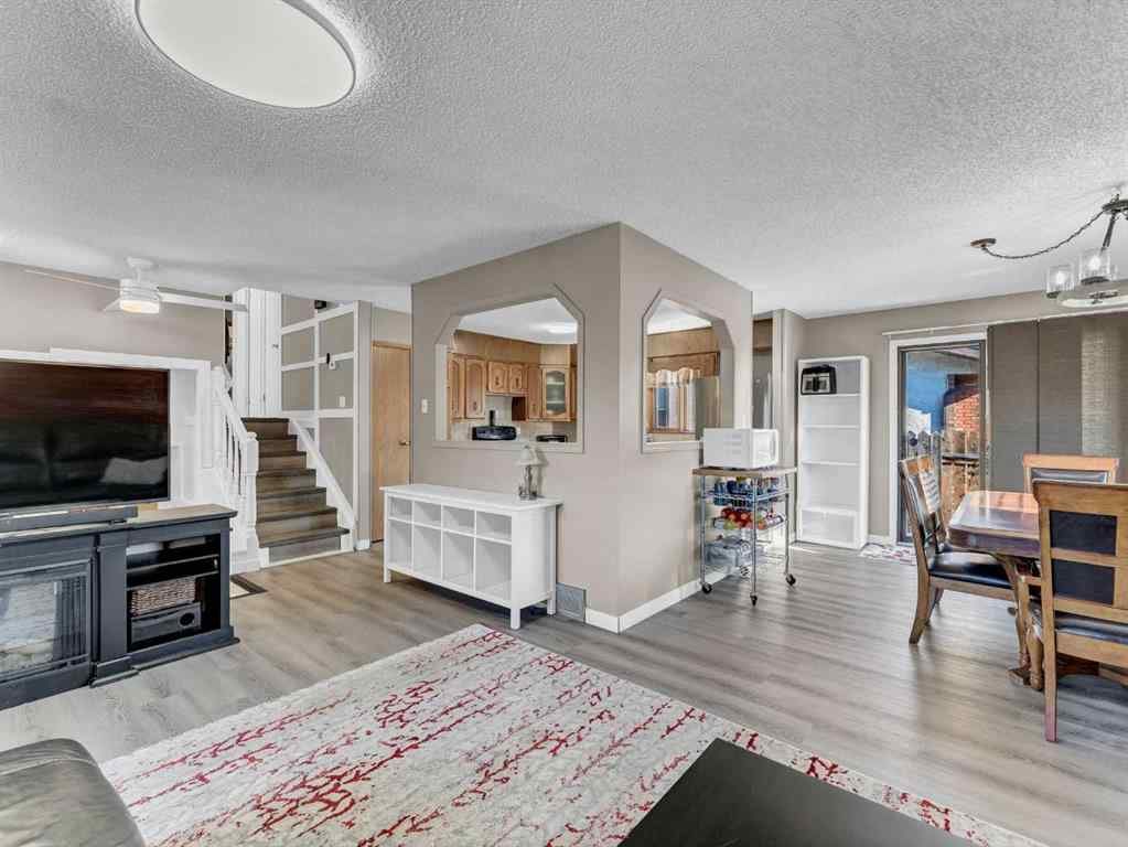 MLS® A2267095 - 35 Rideau Crescent SE in Ross Glen Medicine Hat, Residential