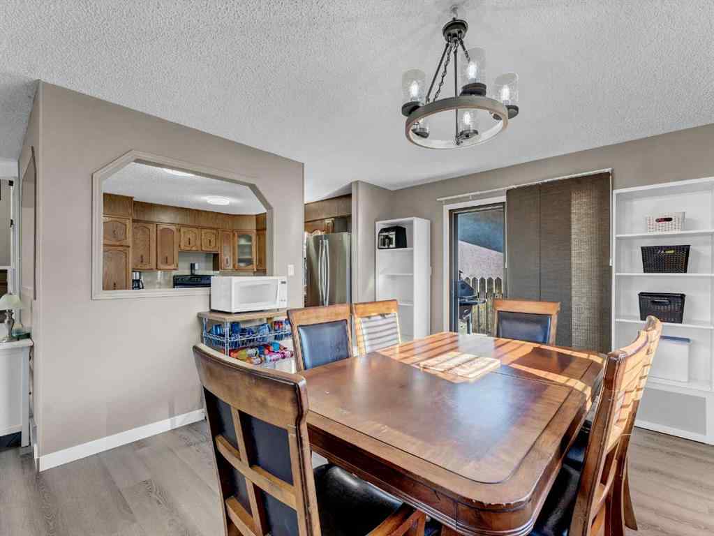 MLS® A2267095 - 35 Rideau Crescent SE in Ross Glen Medicine Hat, Residential