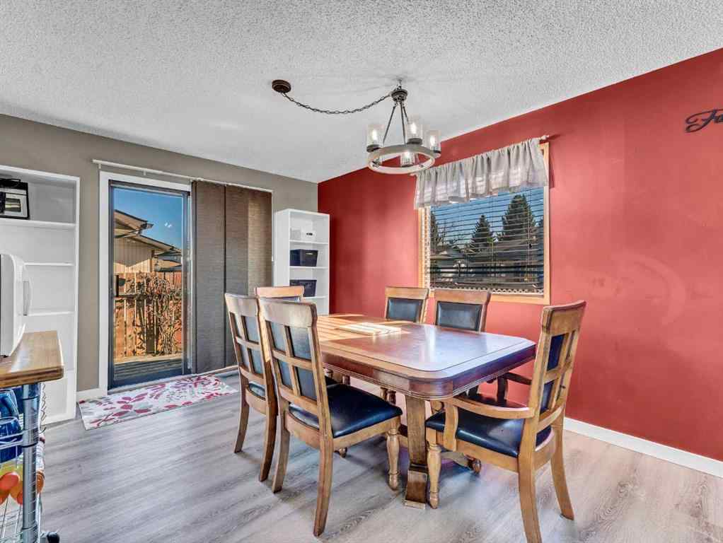 MLS® A2267095 - 35 Rideau Crescent SE in Ross Glen Medicine Hat, Residential