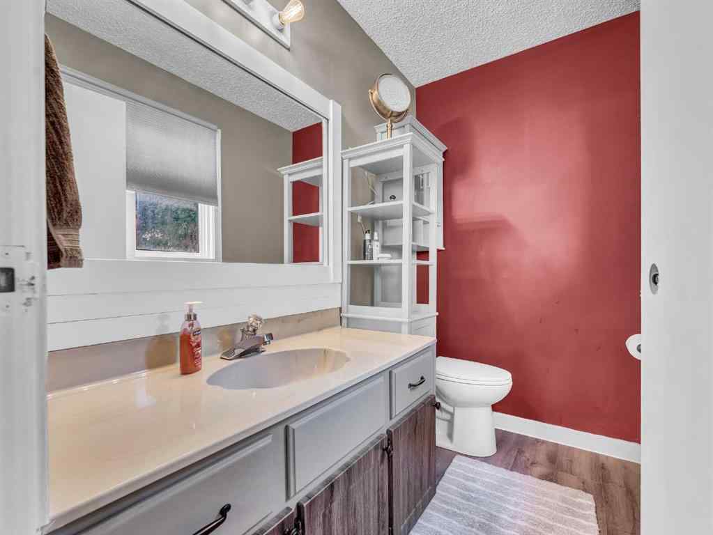 MLS® A2267095 - 35 Rideau Crescent SE in Ross Glen Medicine Hat, Residential