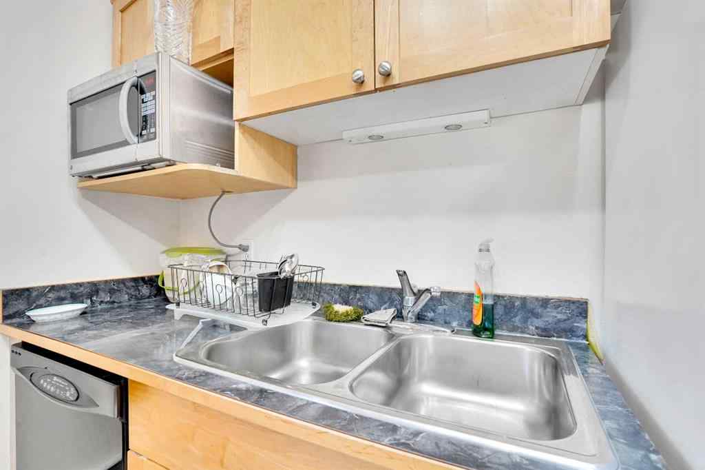 MLS® A2267099 - Unit #305 1334 12 Avenue SW in Beltline Calgary, Residential