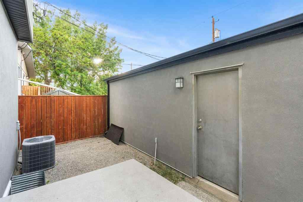 MLS® A2267111 - Unit #1 308 11 Avenue NE in Crescent Heights Calgary, Residential