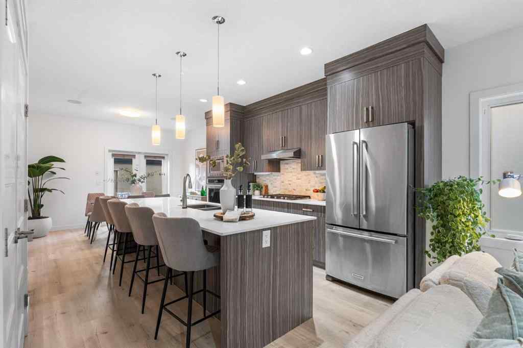 MLS® A2267111 - Unit #1 308 11 Avenue NE in Crescent Heights Calgary, Residential