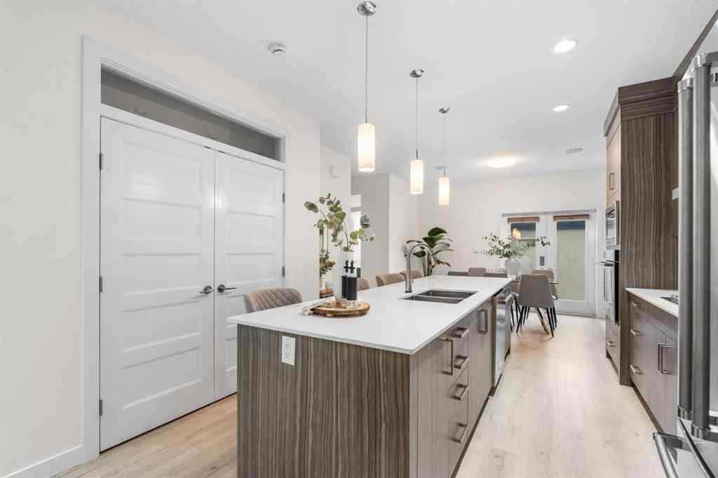 MLS® A2267111 - Unit #1 308 11 Avenue NE in Crescent Heights Calgary, Residential