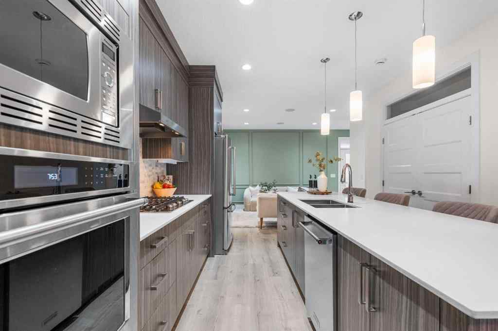 MLS® A2267111 - Unit #1 308 11 Avenue NE in Crescent Heights Calgary, Residential