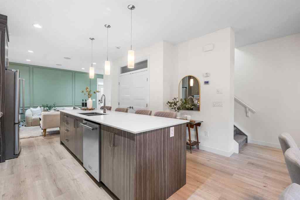 MLS® A2267111 - Unit #1 308 11 Avenue NE in Crescent Heights Calgary, Residential