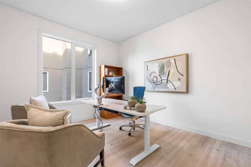 MLS® A2267111 - Unit #1 308 11 Avenue NE in Crescent Heights Calgary, Residential