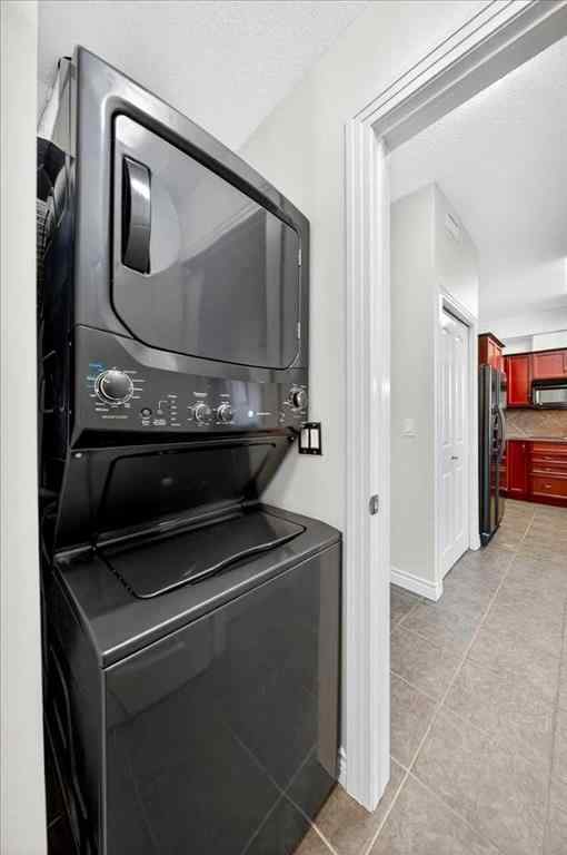 MLS® A2267112 - Unit #253 26 Val Gardena View SW in Springbank Hill Calgary, Residential