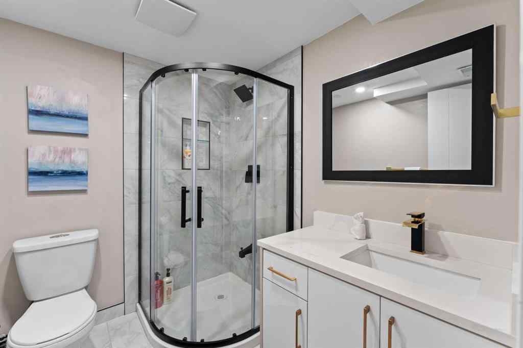 MLS® A2267116 - 3832 40 Avenue NW in Varsity Calgary, Residential