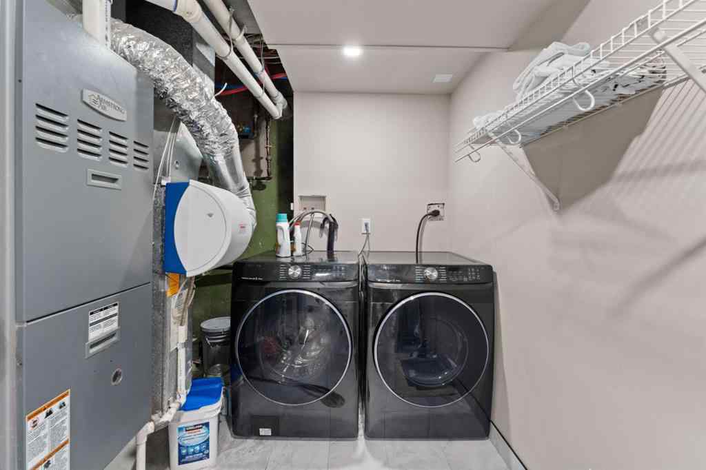 MLS® A2267116 - 3832 40 Avenue NW in Varsity Calgary, Residential